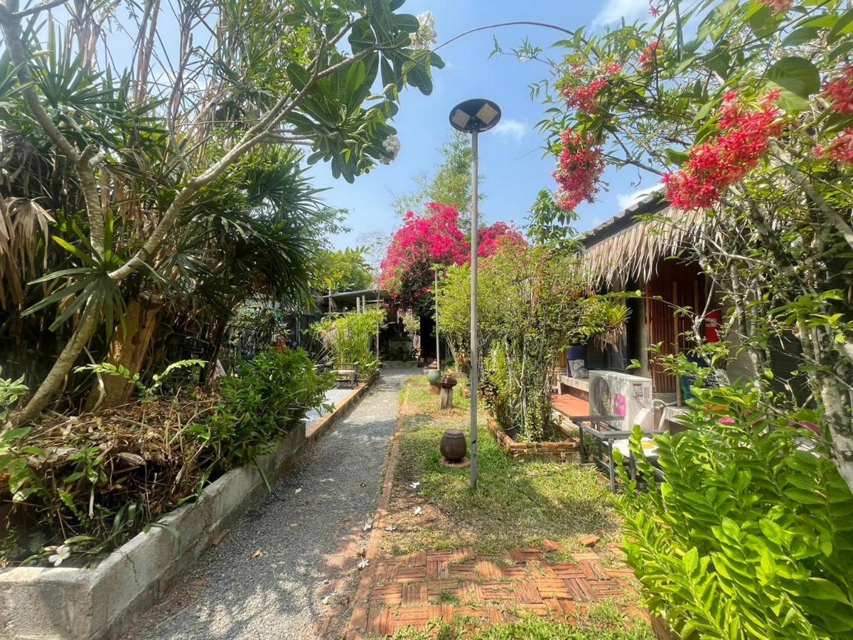 Artist'S Place Trat Exterior foto